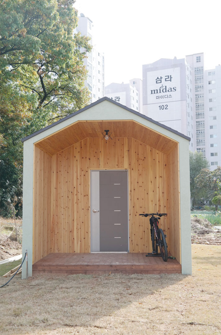 homify Asian style garage/shed