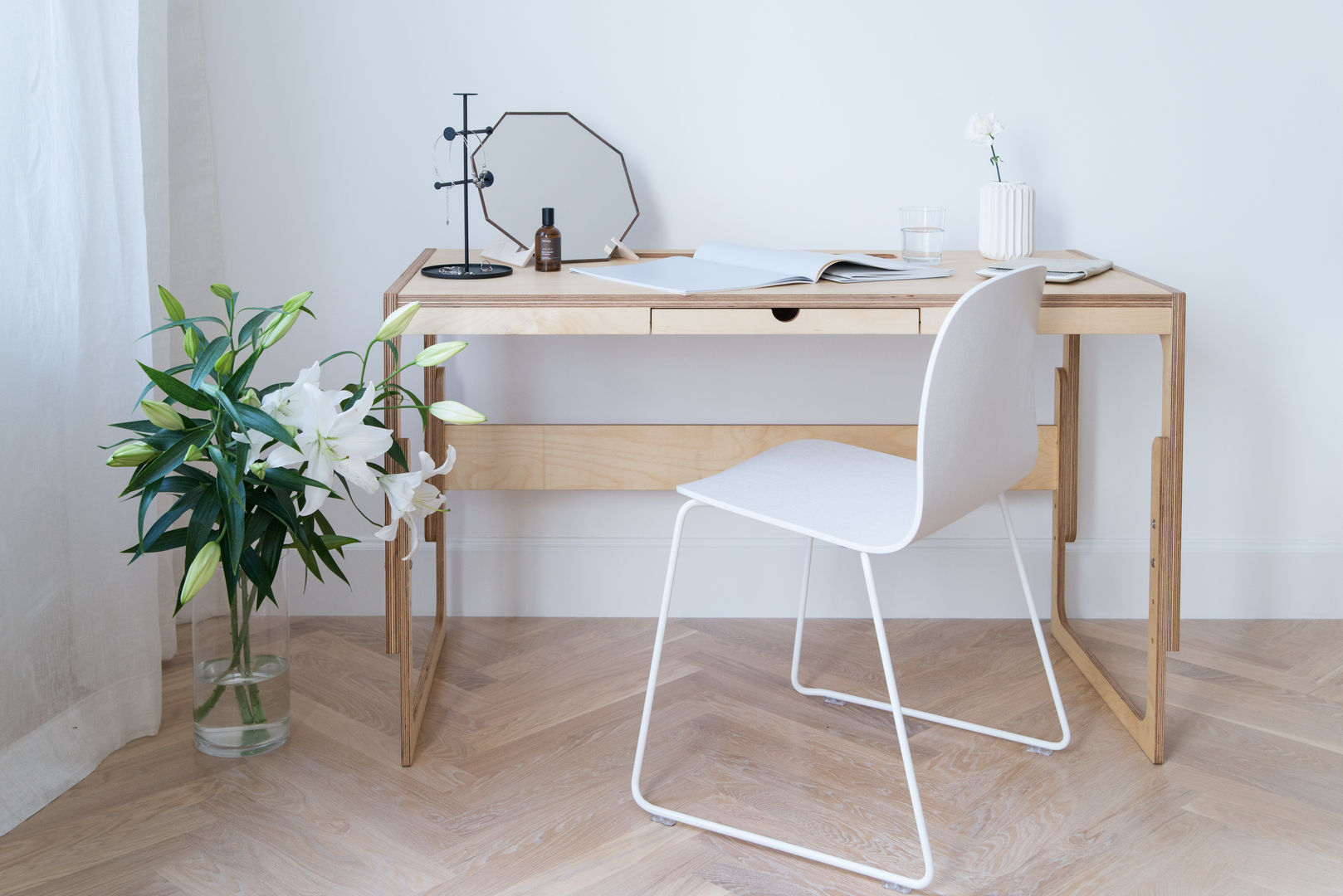 Biurko , FAM FARA FAM FARA Minimalist study/office Plywood Desks