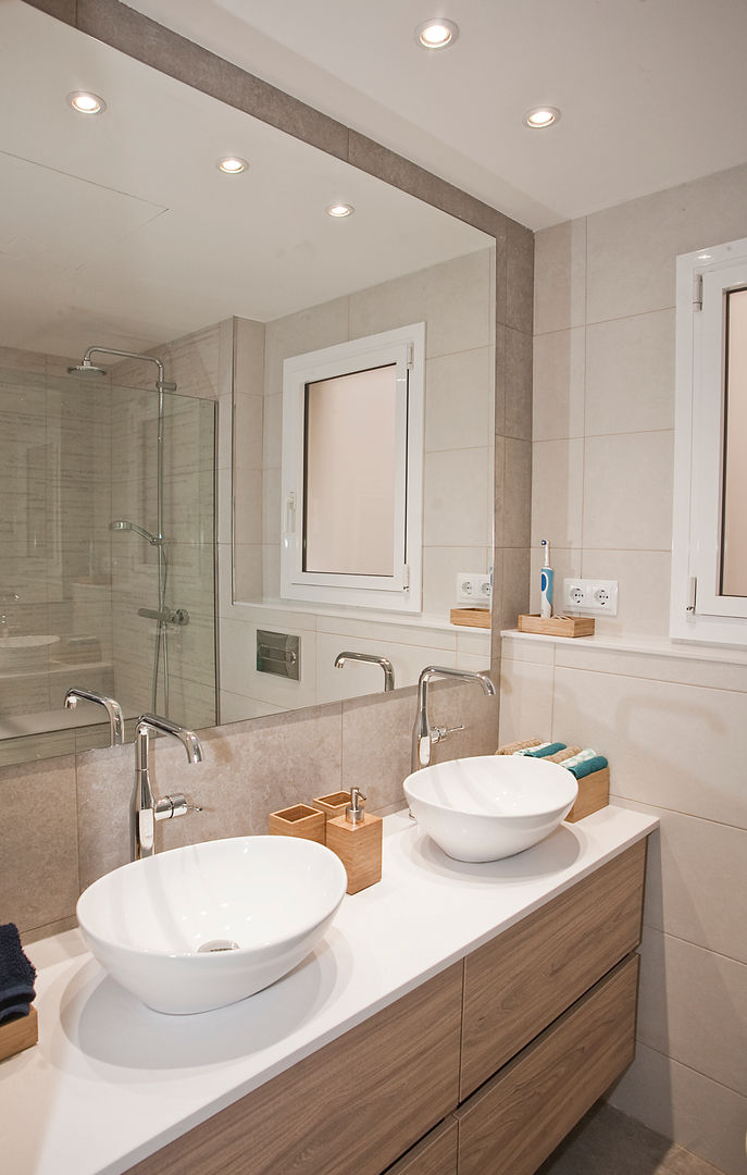 Aseo Grupo Inventia Baños de estilo minimalista Azulejos baño,cuarto de baño,aseo,toilet,bathroom