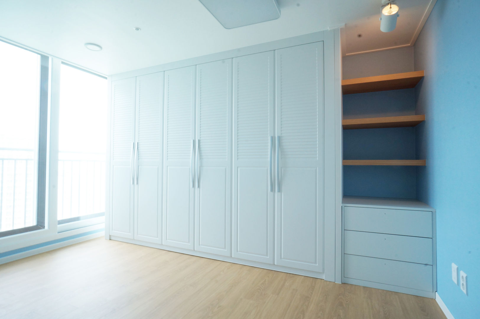 모던 내추럴 디자인, 드리머 드리머 Closets modernos