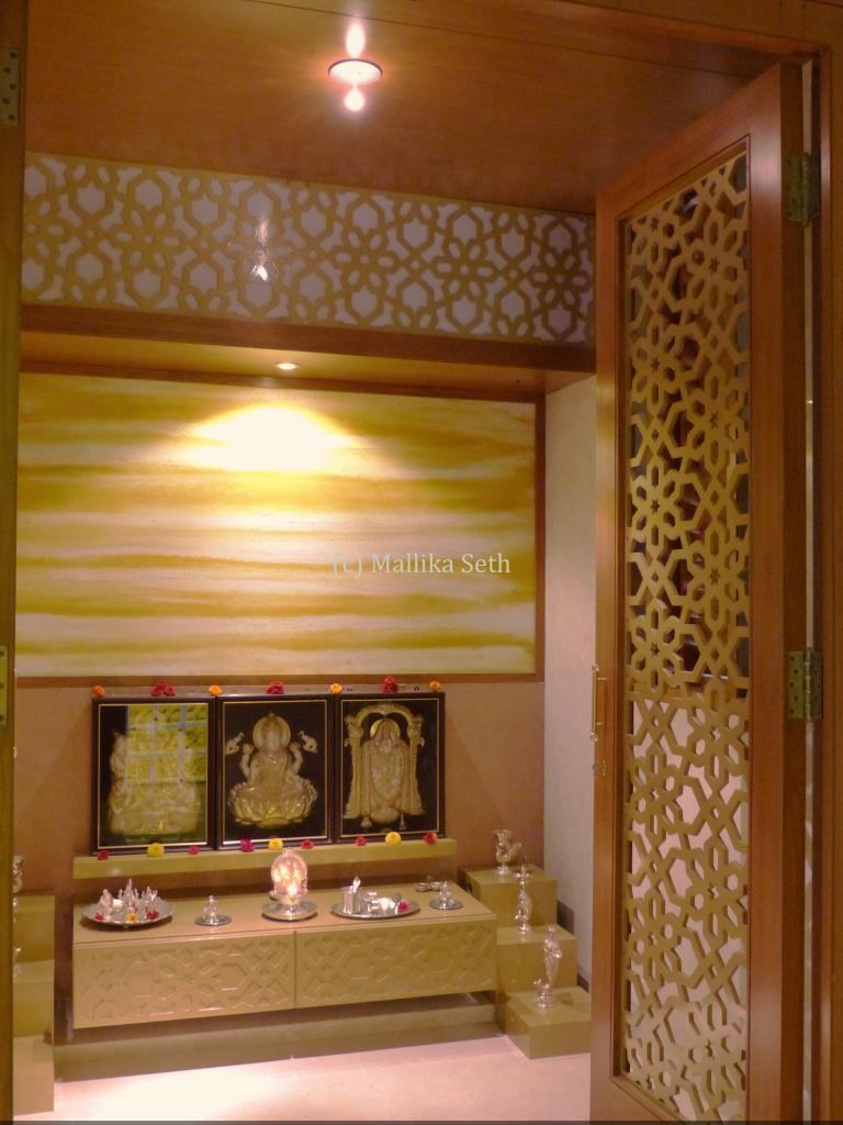 Interiors for a Villa at Ferns Paradise, Bangalore, Mallika Seth Mallika Seth 客廳