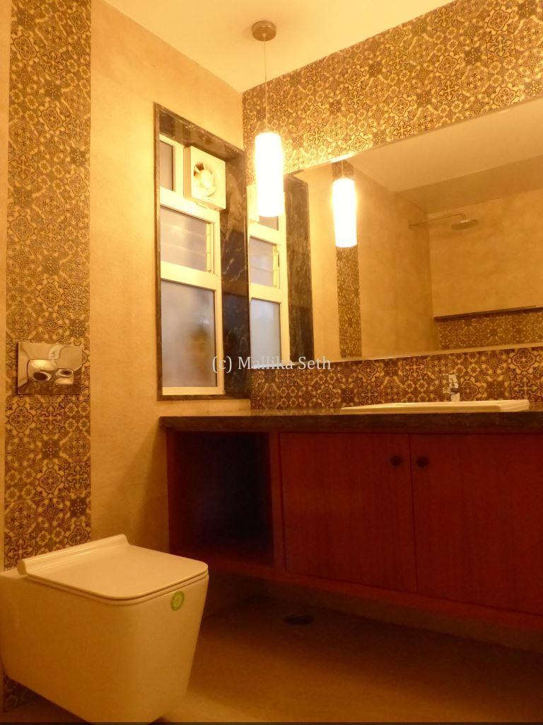 Interiors for a Villa at Ferns Paradise, Bangalore, Mallika Seth Mallika Seth Industrial style bathroom