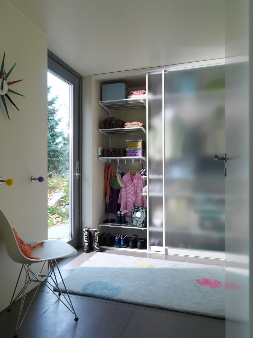 homify Modern style dressing rooms