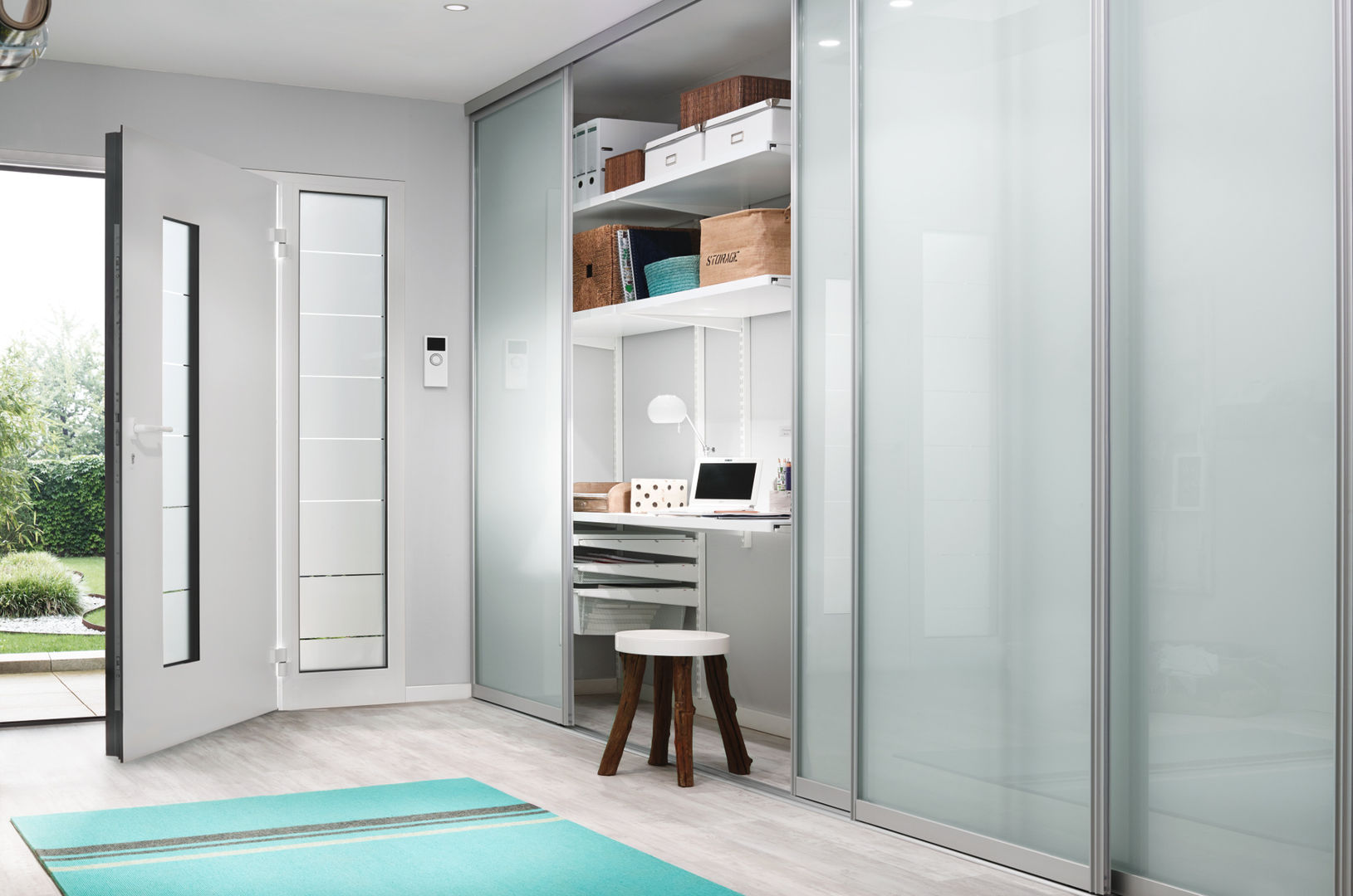 homify Modern dressing room