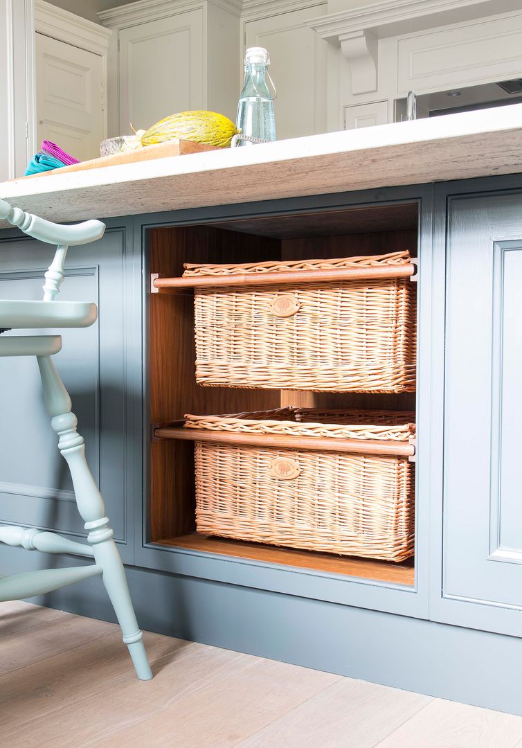 Tudor Handpainted Kitchen Sculleries of Stockbridge Classic style kitchen Cabinets & shelves