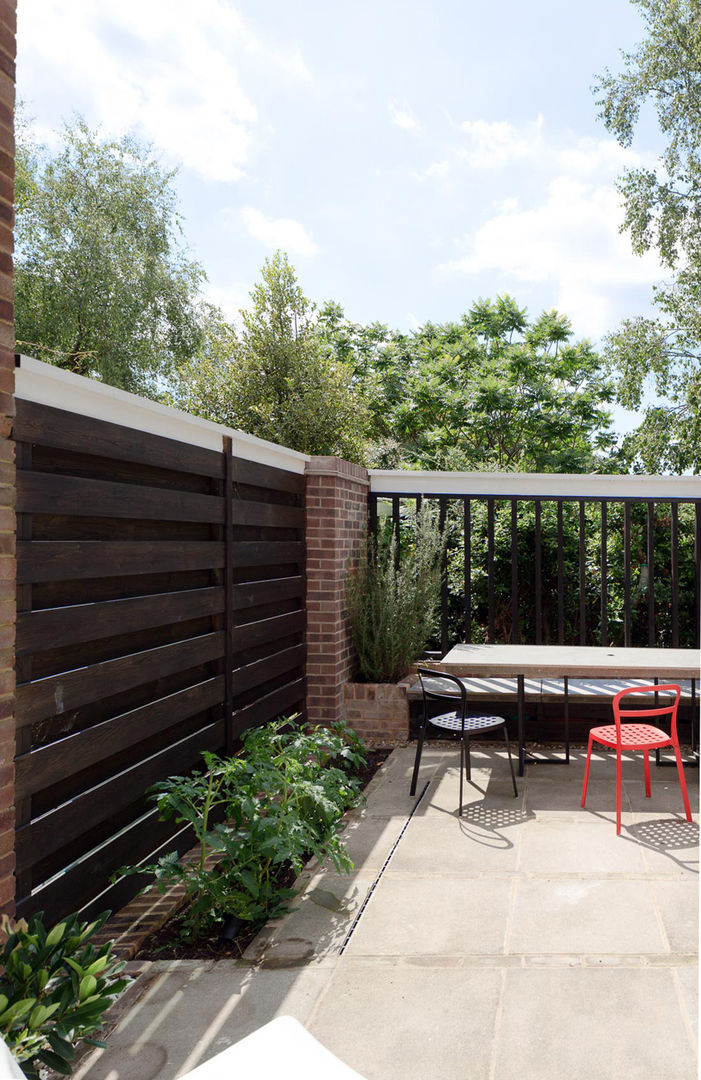 Hamberg House, Richmond, London, London Atelier Ltd London Atelier Ltd Jardines de estilo moderno Madera Acabado en madera