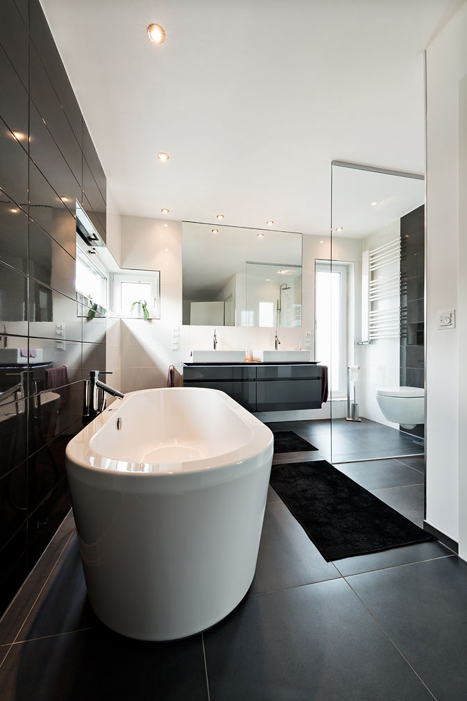 Haus EW7, Hellmers P2 | Architektur & Projekte Hellmers P2 | Architektur & Projekte Modern bathroom