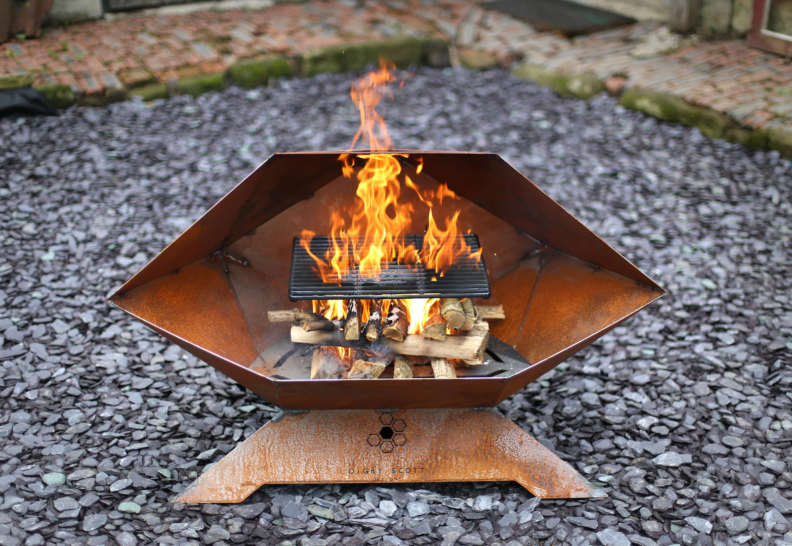 Sphenomegacorona Barbecue and Fire Pit Digby Scott Designs حديقة الحديد / الصلب fire pit,barbecue,bqq,Fire pits & barbecues