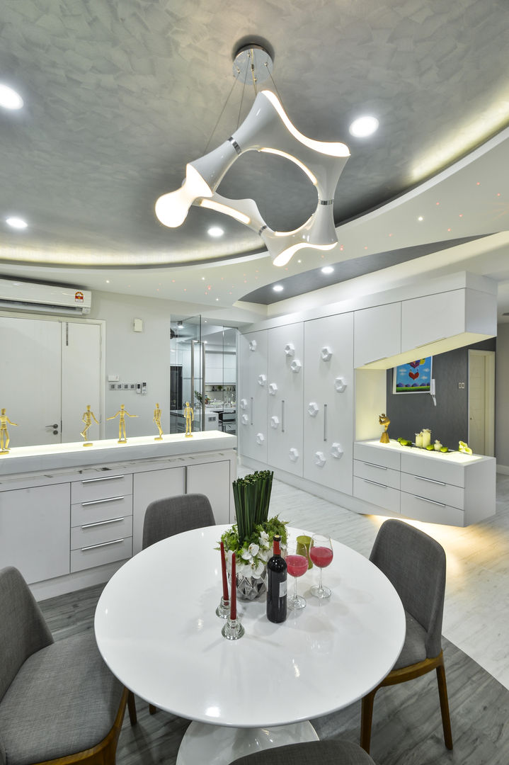 Ultramodern Loft | CONDOMINIUM, Design Spirits Design Spirits Phòng ăn phong cách hiện đại