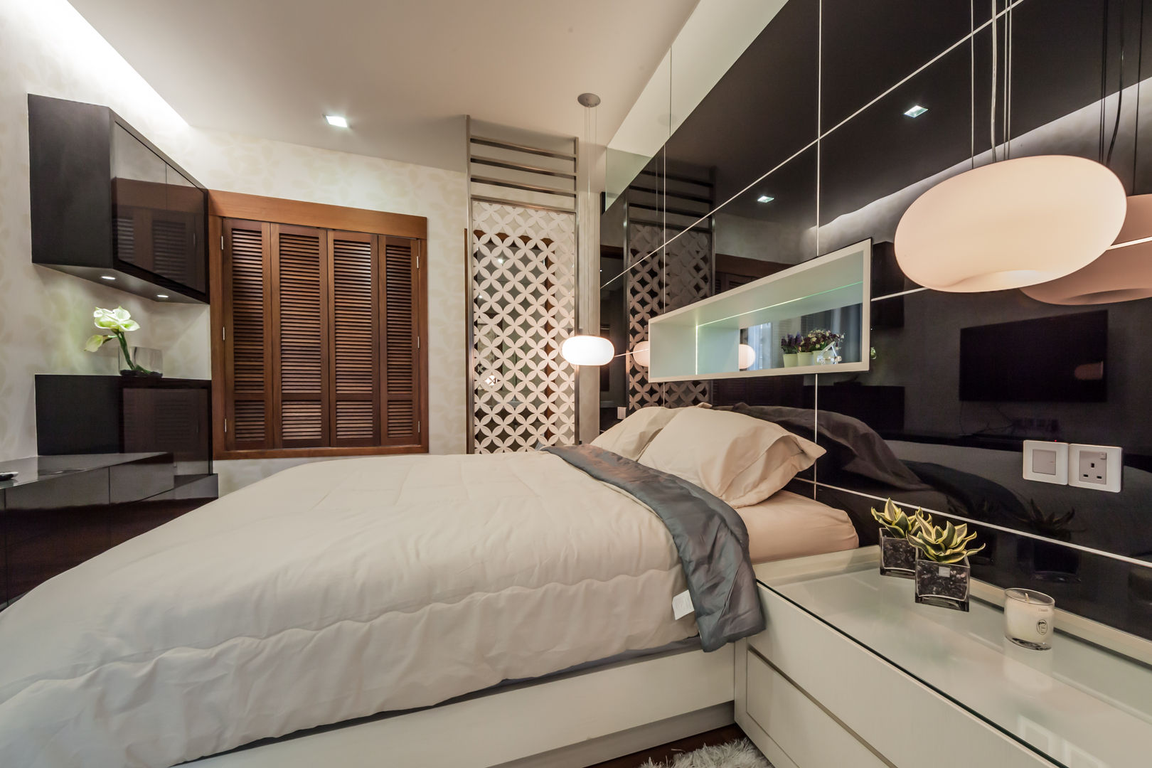 Majestic Contemporary | BUNGALOW , Design Spirits Design Spirits Minimalist bedroom