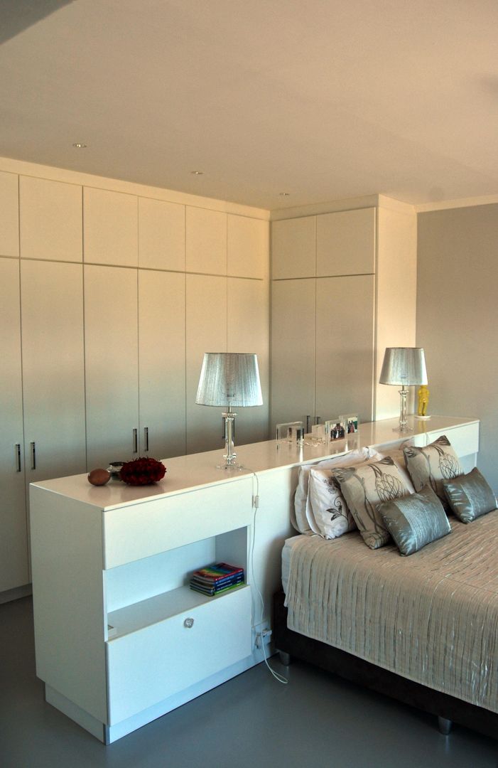 LC Interiors, Capital Kitchens cc Capital Kitchens cc Modern style bedroom