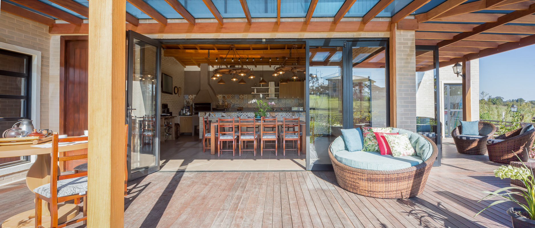 Casa de Campo, Juliana Lahóz Arquitetura Juliana Lahóz Arquitetura Country style balcony, veranda & terrace