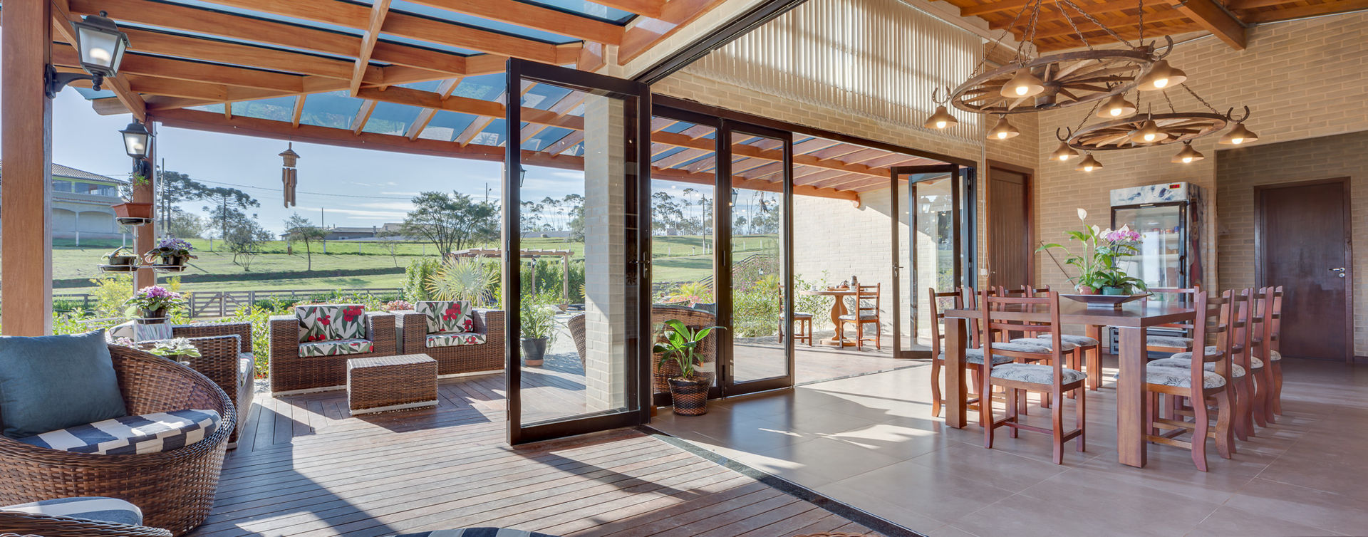 Casa de Campo, Juliana Lahóz Arquitetura Juliana Lahóz Arquitetura Comedores de estilo rural