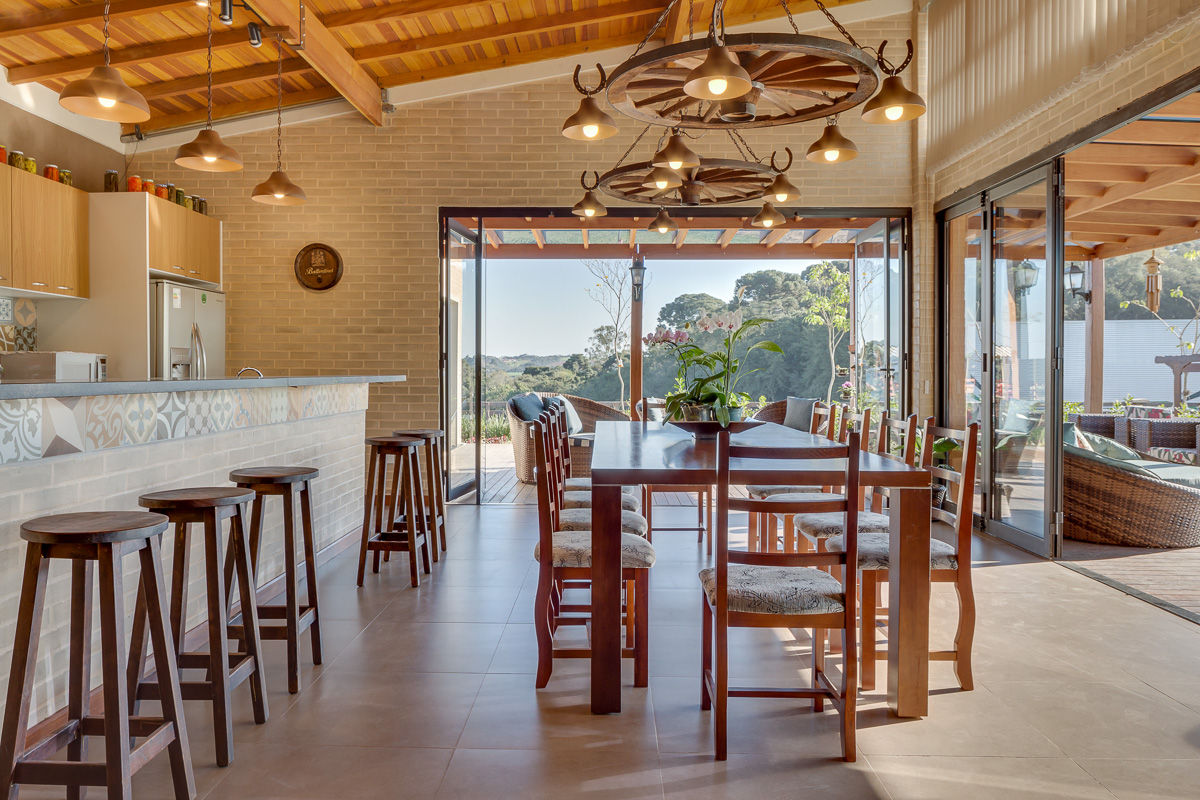 Casa de Campo, Juliana Lahóz Arquitetura Juliana Lahóz Arquitetura Dining room