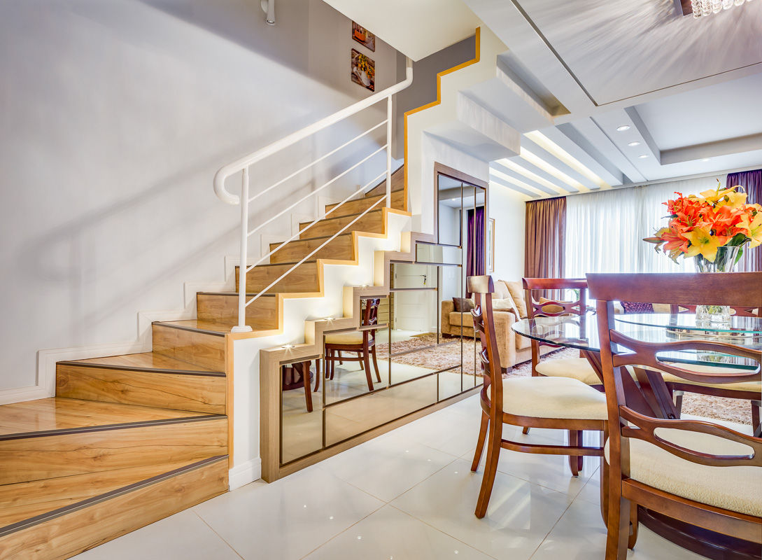 Sobrado triplex Integrado, Juliana Lahóz Arquitetura Juliana Lahóz Arquitetura Modern Corridor, Hallway and Staircase