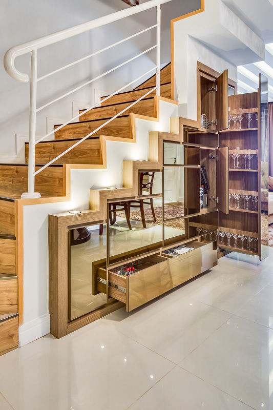 Sobrado triplex Integrado, Juliana Lahóz Arquitetura Juliana Lahóz Arquitetura Modern Corridor, Hallway and Staircase