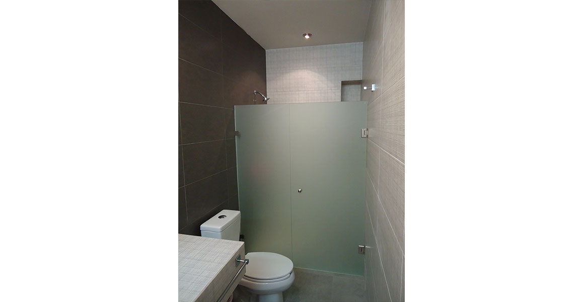 CASA FLH, lab arquitectura lab arquitectura Minimalist style bathrooms
