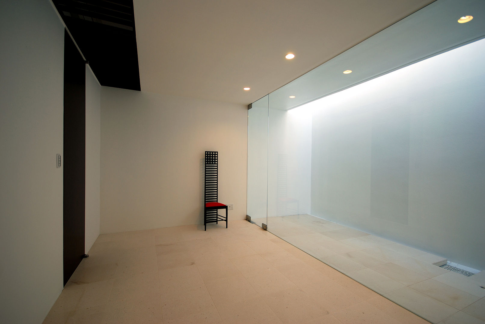 KNJ-HOUSE, 門一級建築士事務所 門一級建築士事務所 Dormitorios infantiles minimalistas Mármol Blanco
