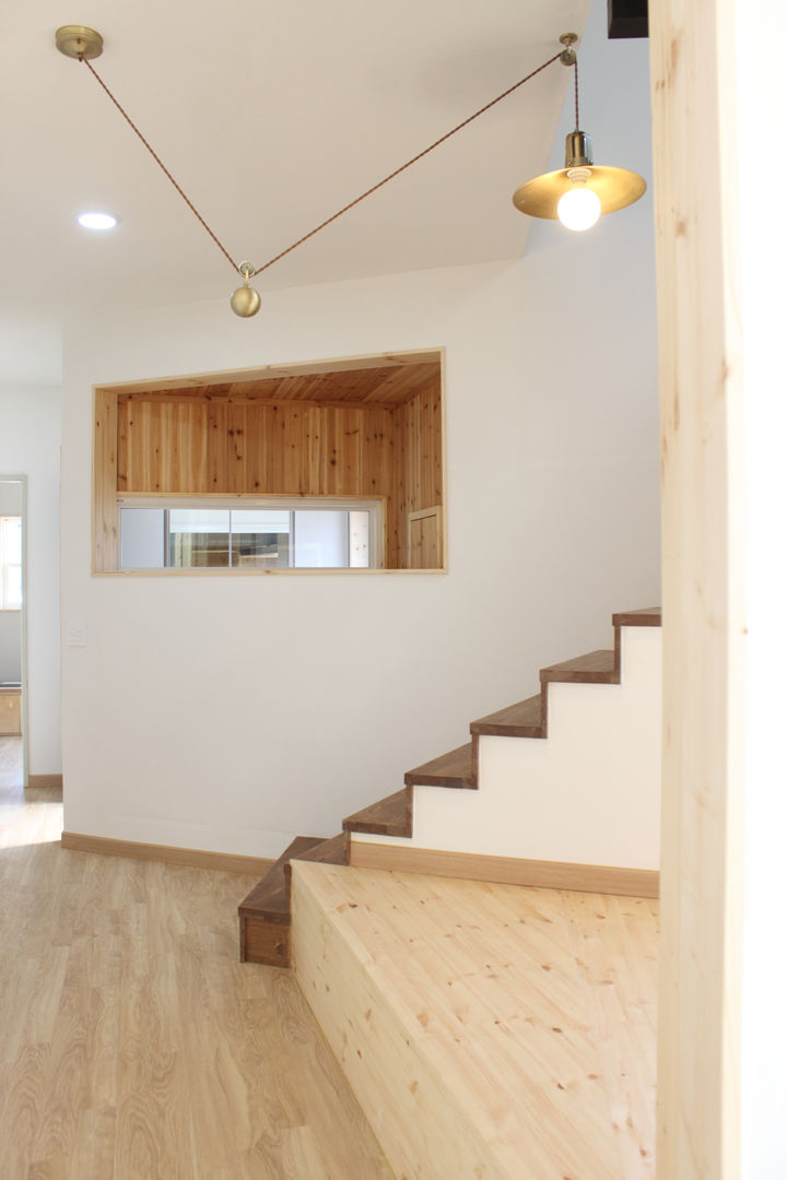 homify Pasillos, vestíbulos y escaleras modernos