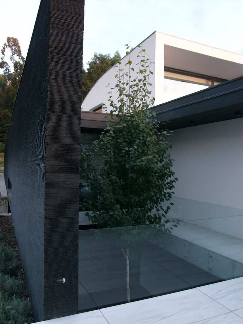 homify Minimalist style garden