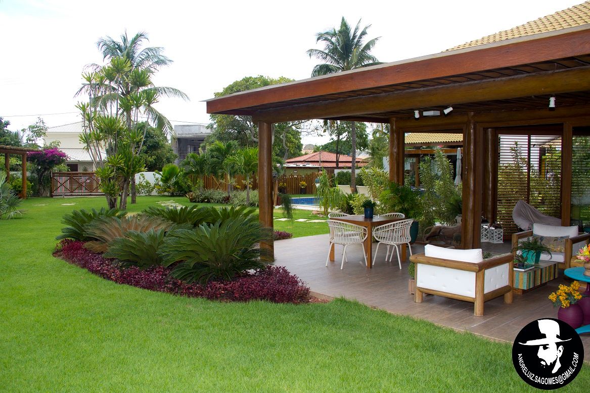 CASA DE PRAIA EM CONDOMINIO - GUARAJUBA / BAHIA, Tânia Póvoa Arquitetura e Decoração Tânia Póvoa Arquitetura e Decoração Tropical style houses