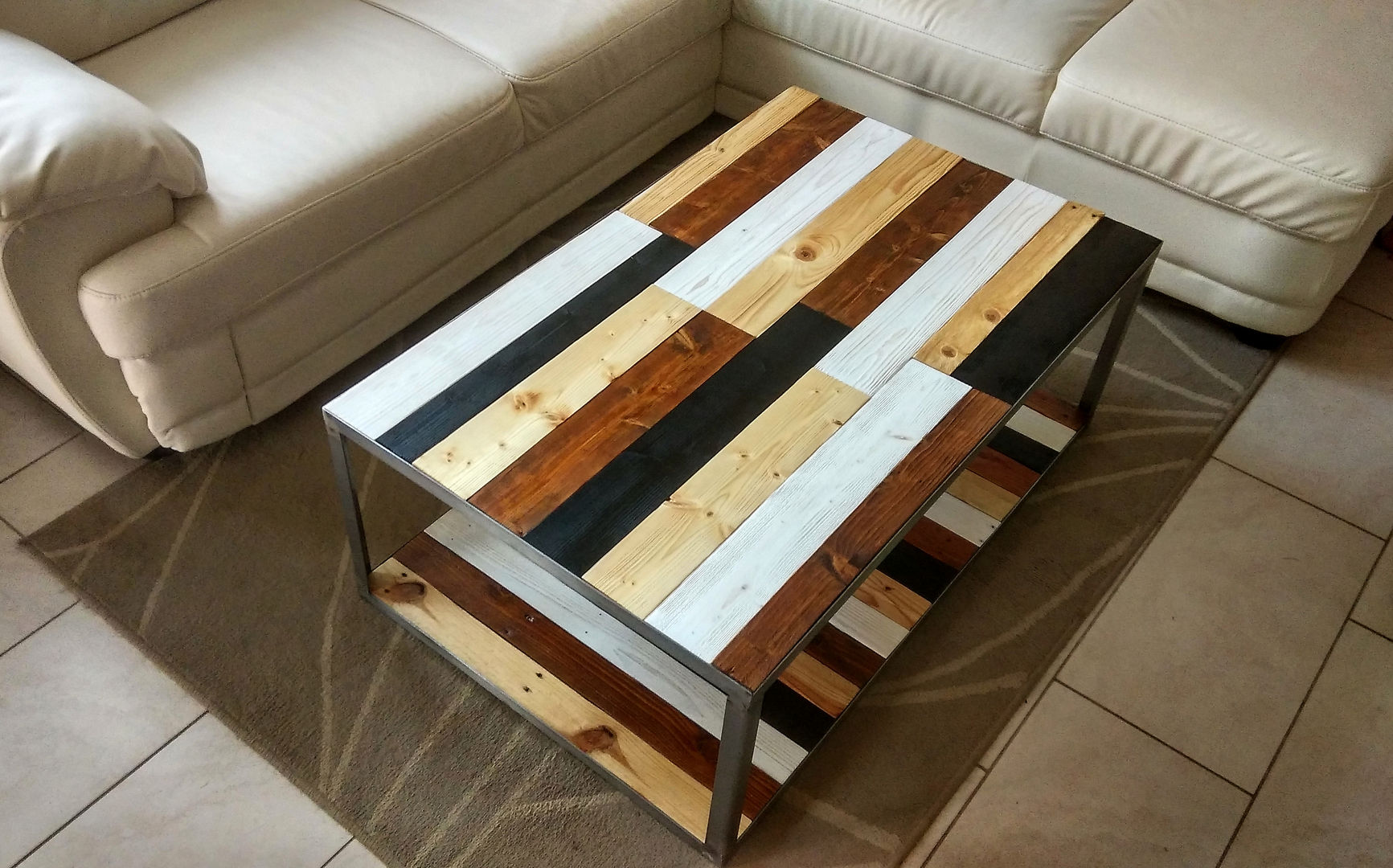 Coffee table "the Joker", IDEA - Ivan de Angelis IDEA - Ivan de Angelis Espacios comerciales Madera maciza Multicolor Tiendas y espacios comerciales