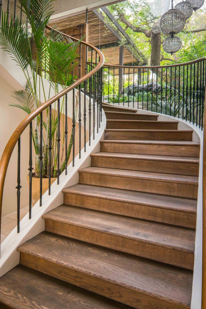 THE VILLA, CAPE TOWN I MARVIN FARR ARCHITECTS MARVIN FARR ARCHITECTS Eclectic style corridor, hallway & stairs