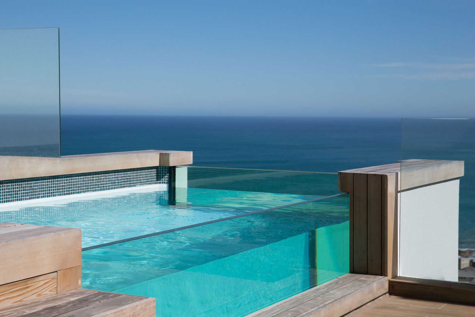 HOUSE I ATLANTIC SEABOARD, CAPE TOWN, MARVIN FARR ARCHITECTS MARVIN FARR ARCHITECTS สระว่ายน้ำอินฟินิตี้