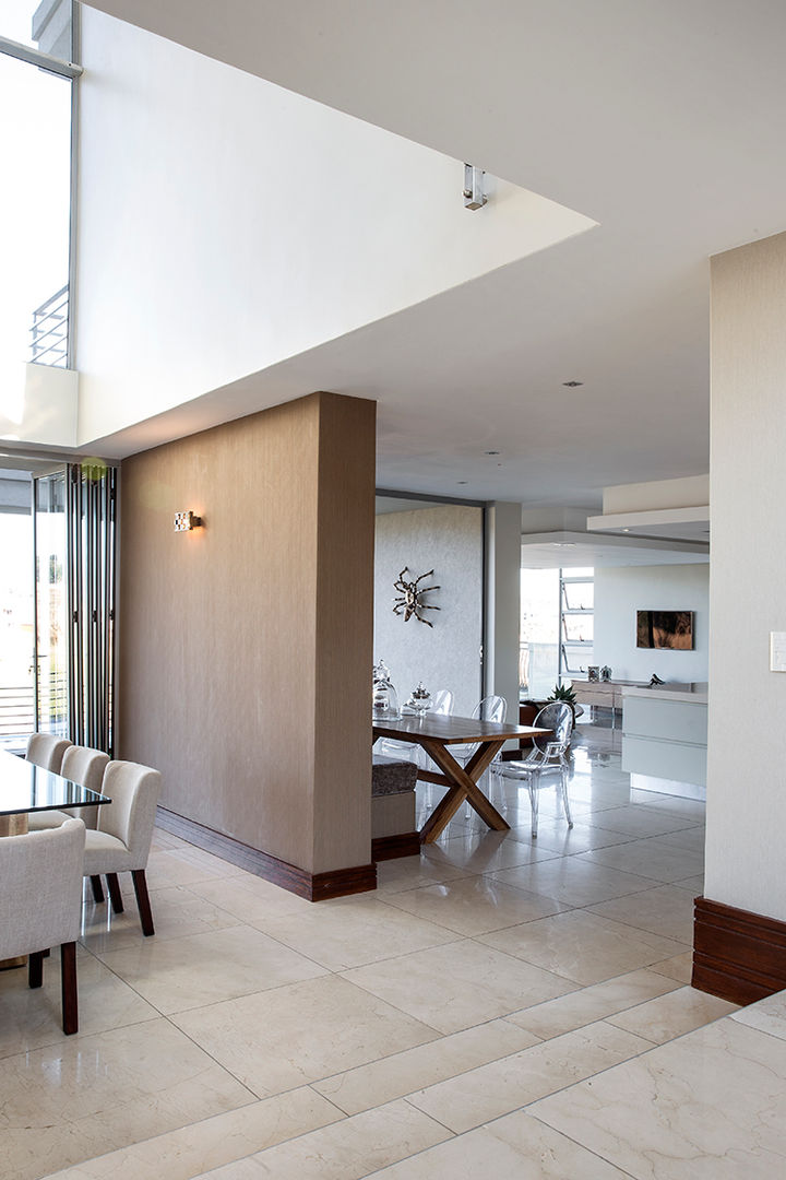 Residence Naidoo, FRANCOIS MARAIS ARCHITECTS FRANCOIS MARAIS ARCHITECTS Ruang Makan Modern