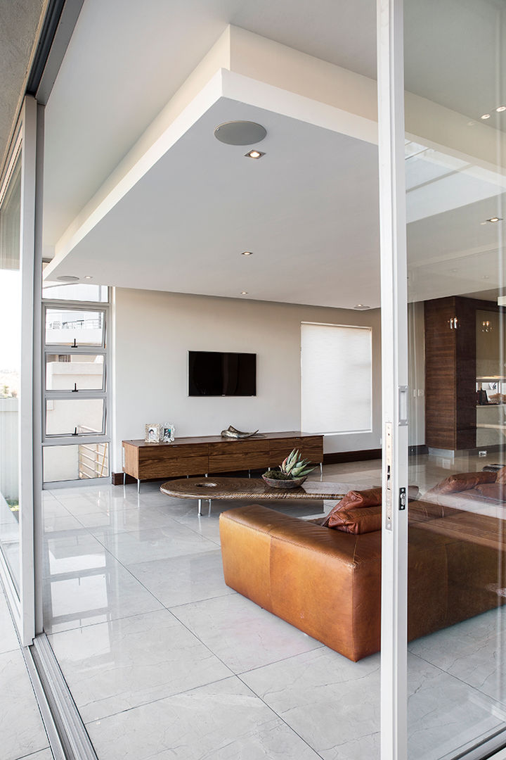 Residence Naidoo, FRANCOIS MARAIS ARCHITECTS FRANCOIS MARAIS ARCHITECTS Modern living room