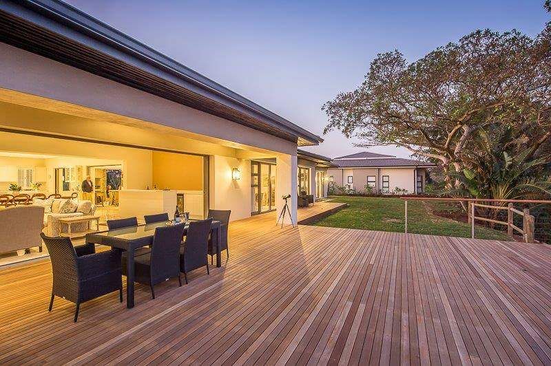 Simple yet beautiful home in Brettenwood, CA Architects CA Architects Patios & Decks