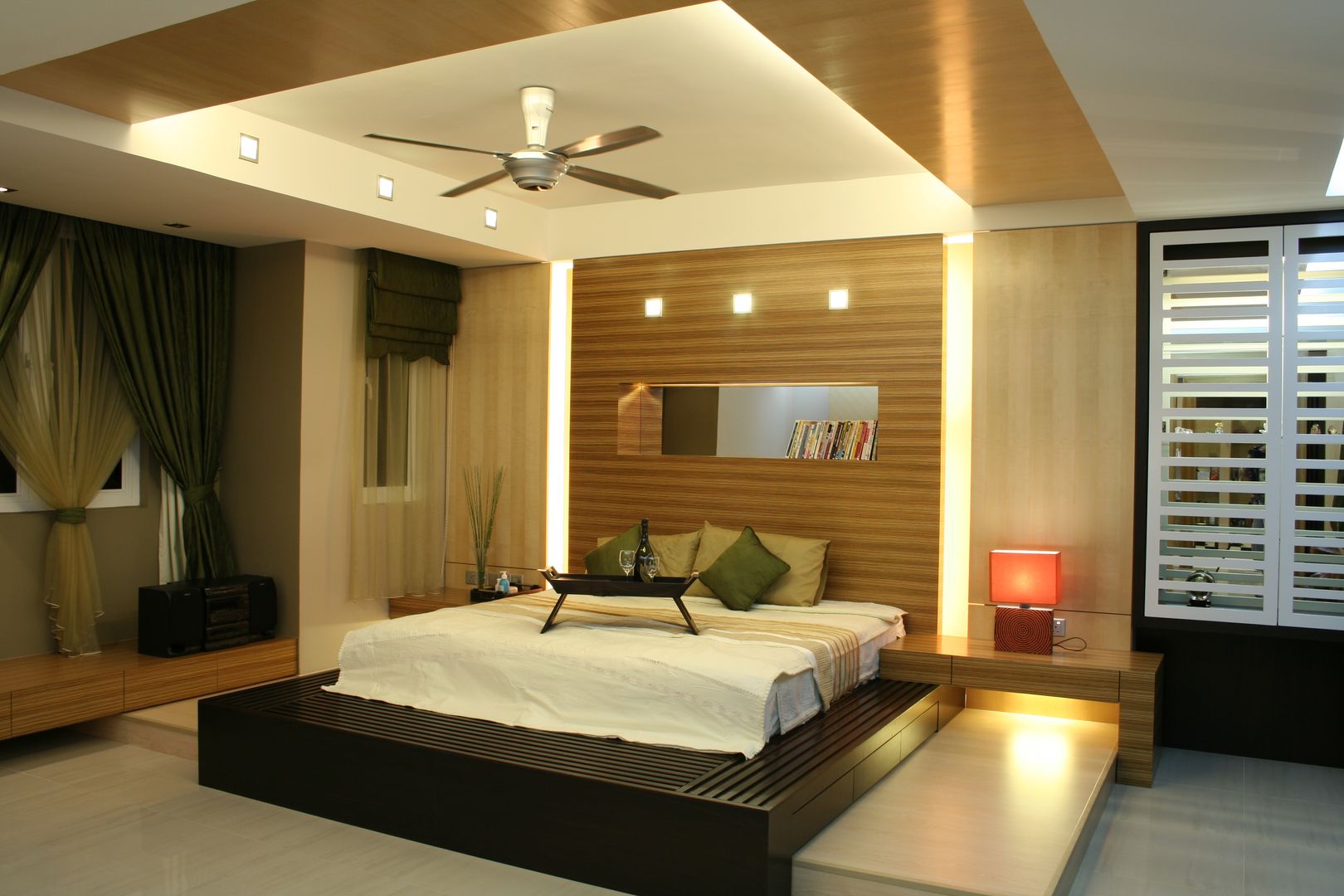 Tropical Retreat | SEMI-DETACHED, Design Spirits Design Spirits Tropical style bedroom