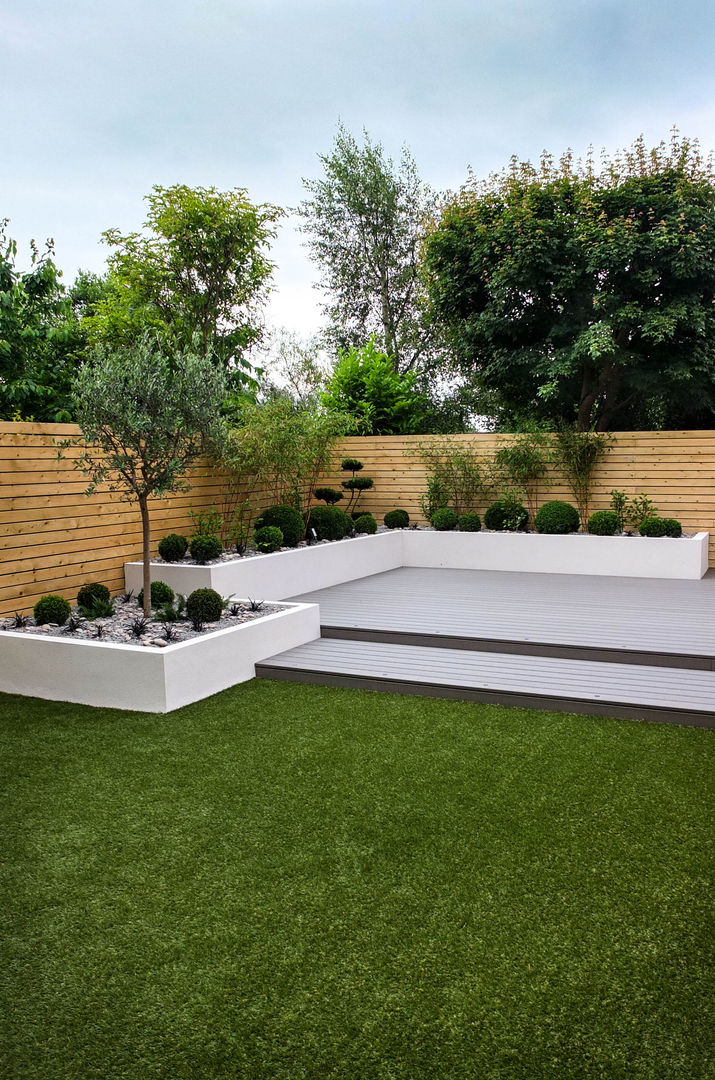 Small, low maintenance garden Yorkshire Gardens Giardino minimalista PVC artificial lawn,eco deck,simple garden