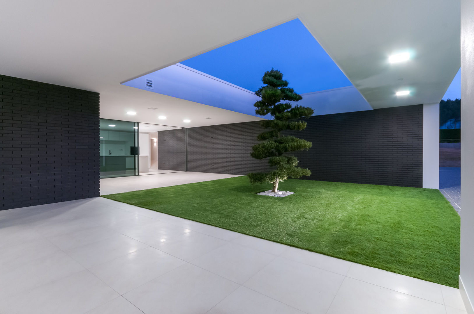 homify Modern garden