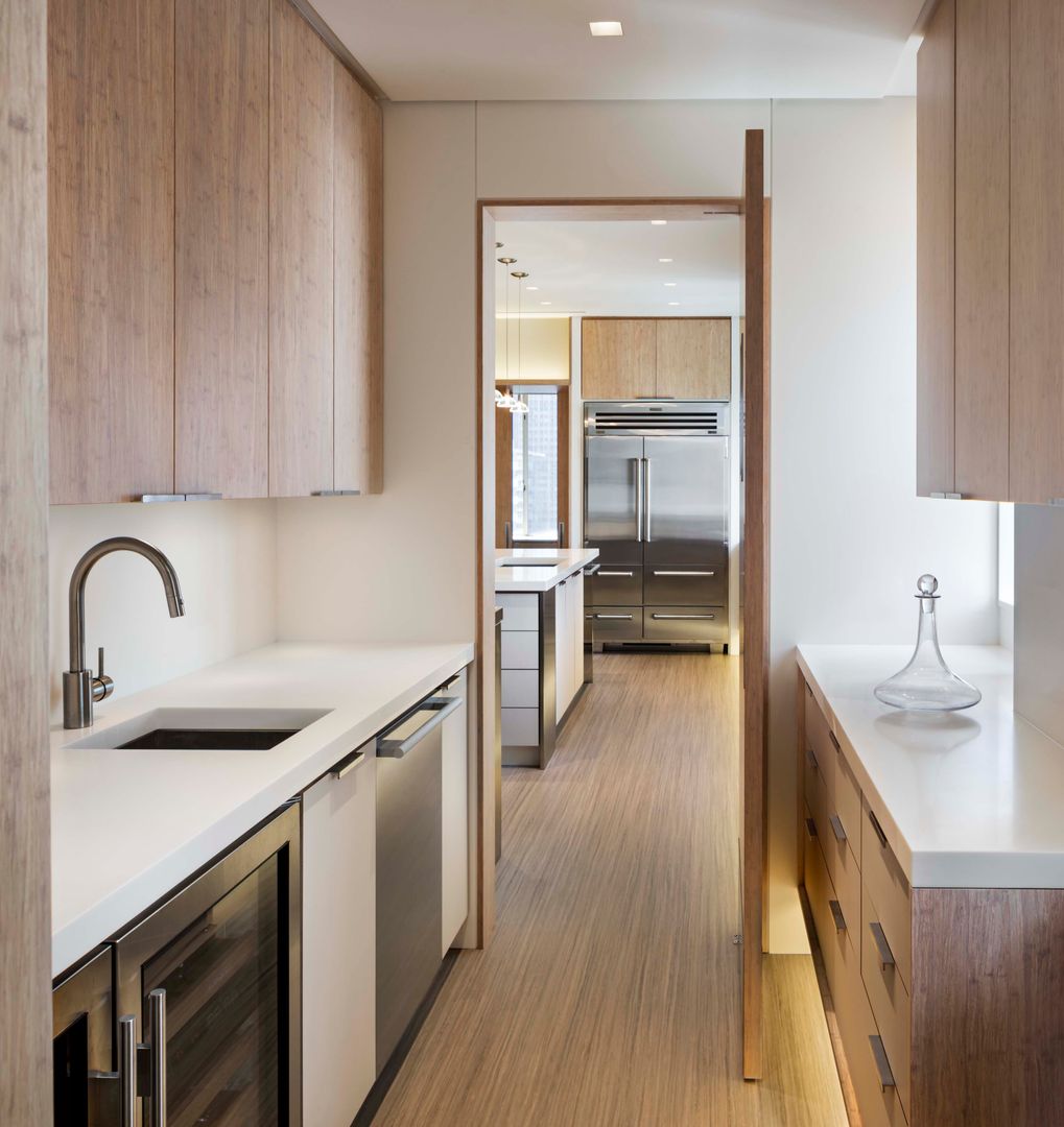 Central Park South Kitchen, New York, Lilian H. Weinreich Architects Lilian H. Weinreich Architects モダンな キッチン 竹 緑