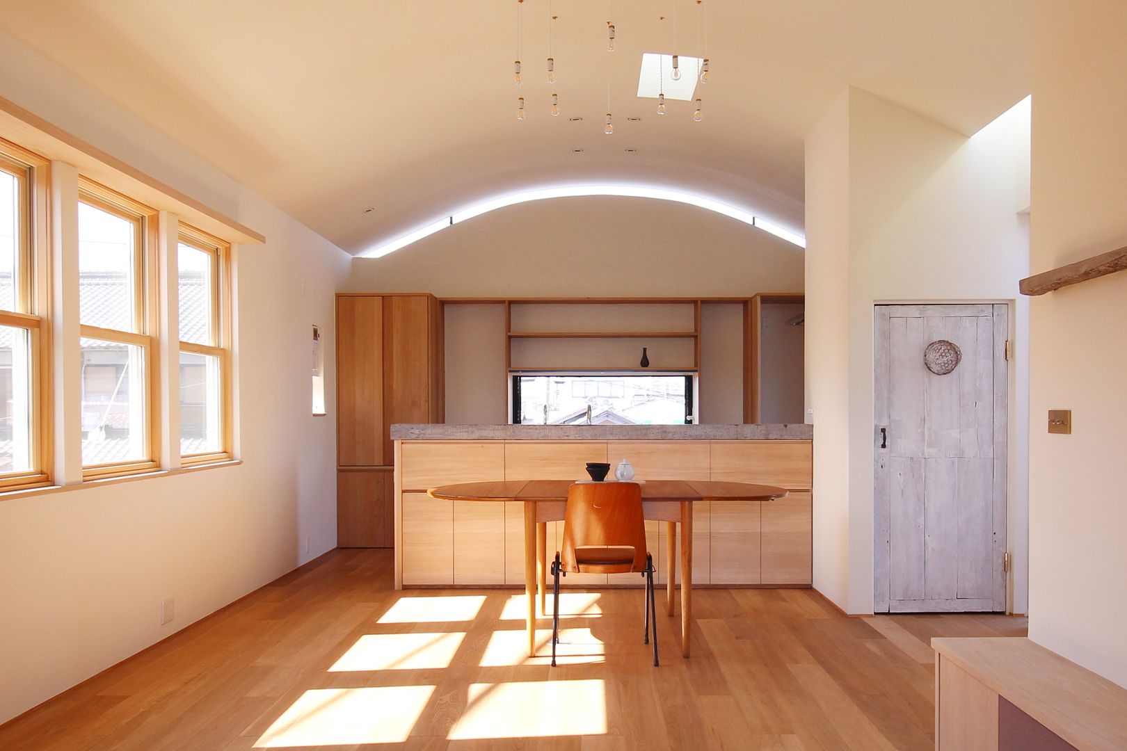 House in Uenokurumazaka, Mimasis Design／ミメイシス デザイン Mimasis Design／ミメイシス デザイン Cucina minimalista Legno Effetto legno