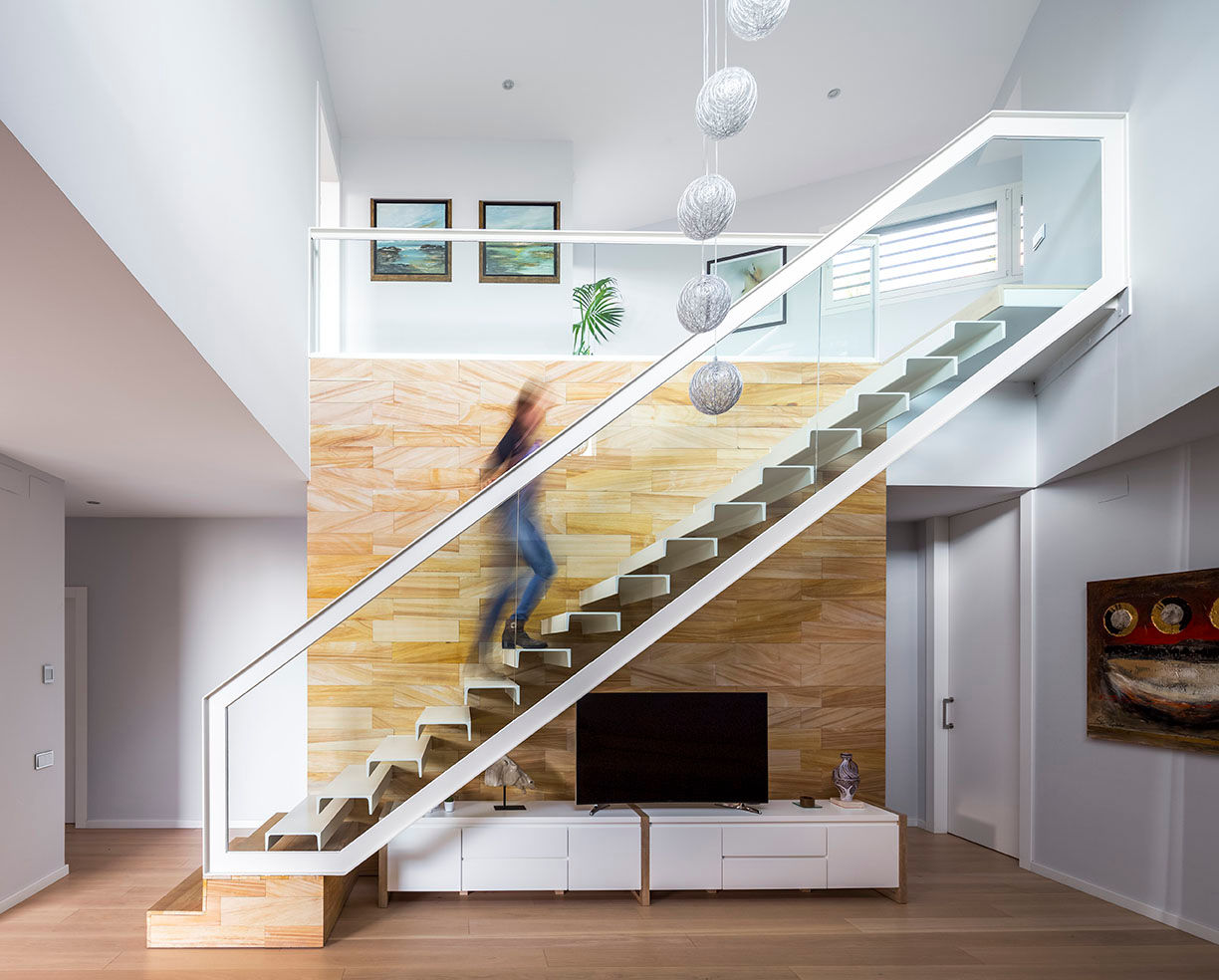E House - Stairs 08023 Architects Pasillos, vestíbulos y escaleras de estilo moderno stairs,living,stone,08023architects