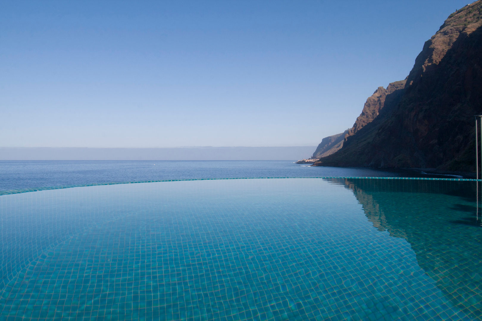 Infinity Pool Mayer & Selders Arquitectura Commercial spaces Infinity Pool,pool,ocean view,round pool,Hotels