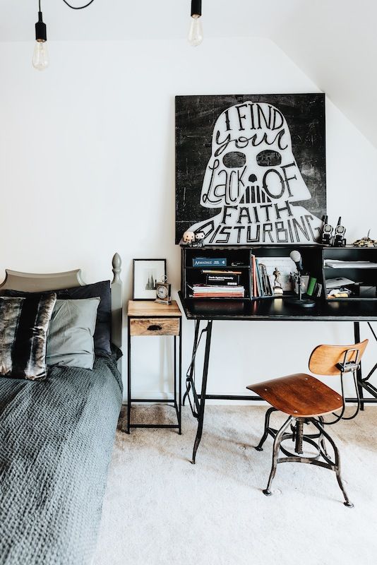 Industrial Bedroom Katie Malik Design Studio インダストリアルスタイルの 寝室 industrial desk