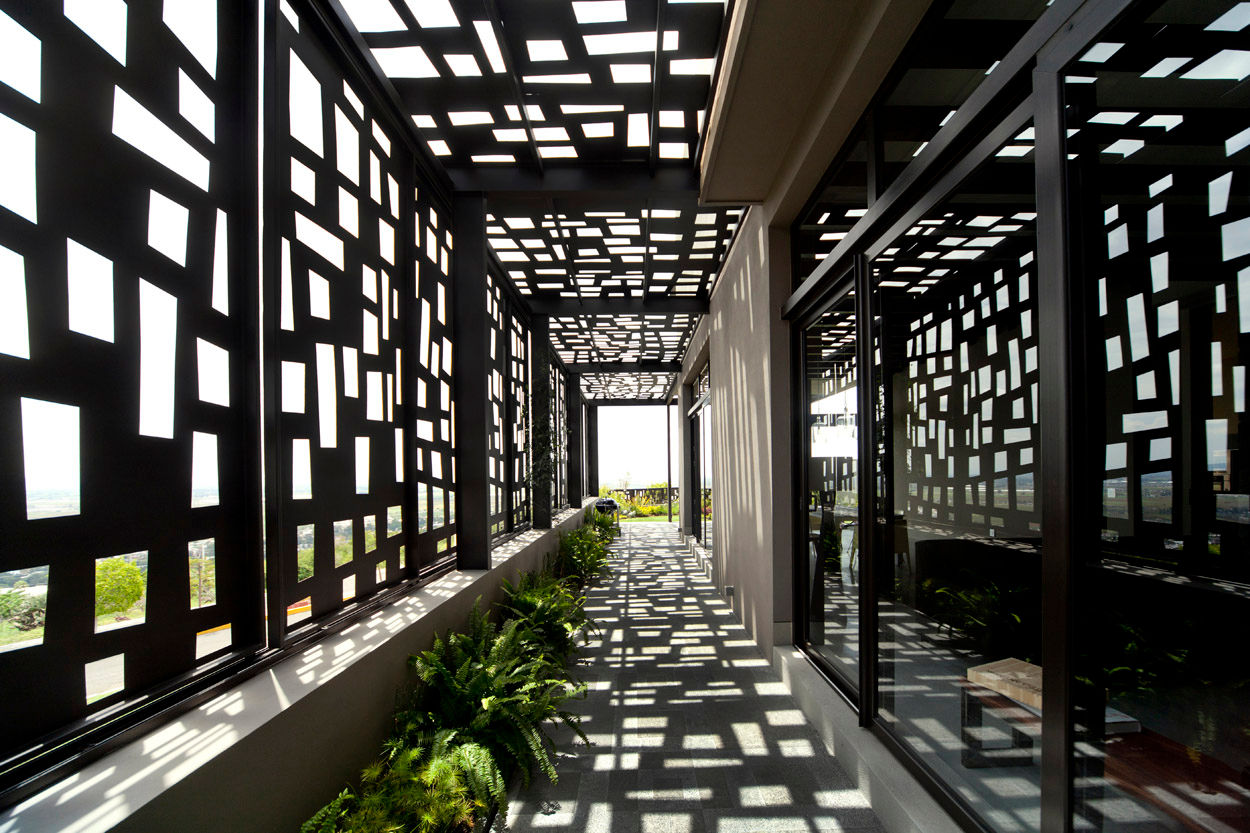 Casa Horizonte - VMArquitectura VMArquitectura Pasillos, vestíbulos y escaleras modernos Concreto color,diseño,estilo,México,residencial,elegancia
