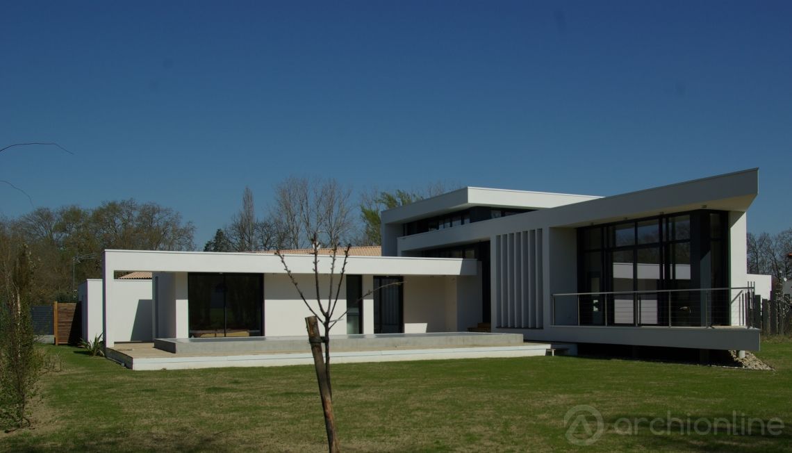 Une villa élégante et unique en son genre, Archionline Archionline Case moderne