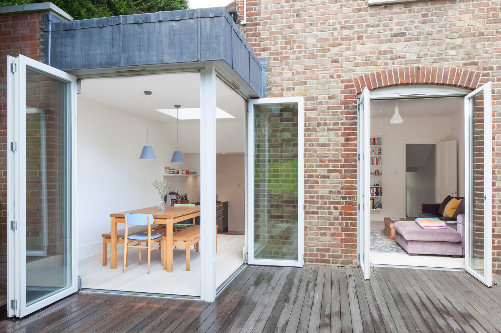 TE Residence, deDraft Ltd deDraft Ltd Scandinavian style houses Bricks