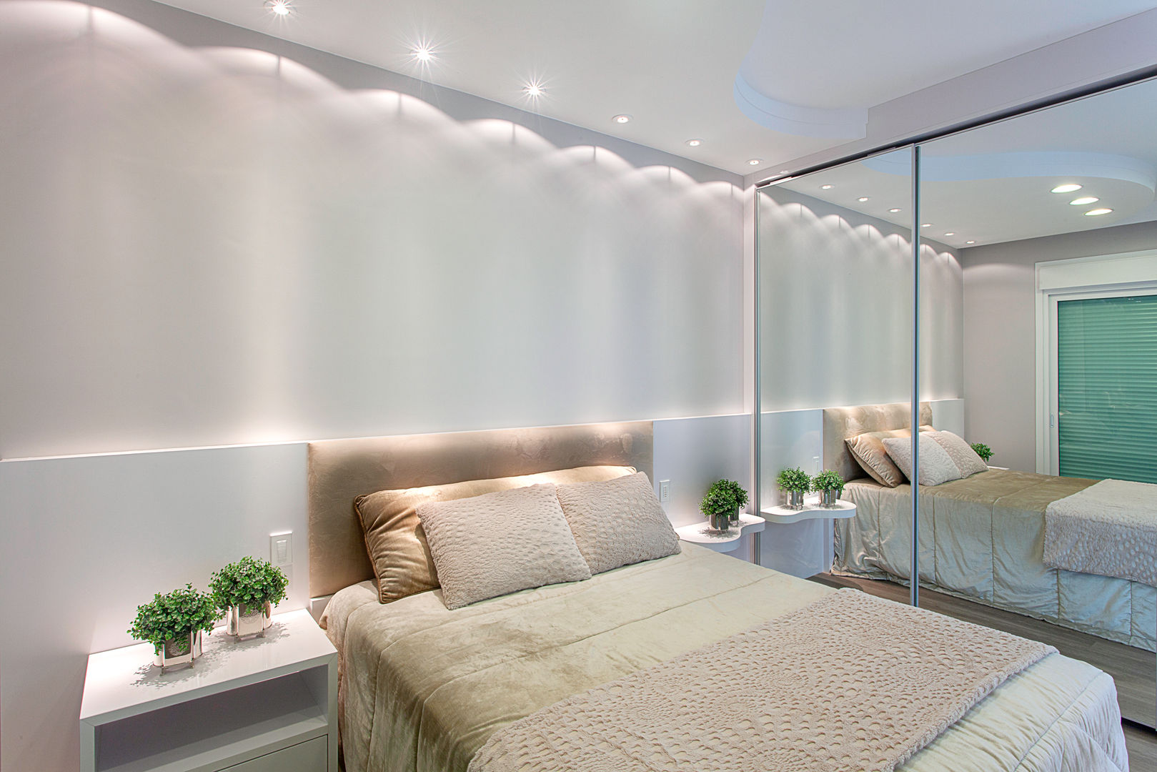 homify Modern style bedroom