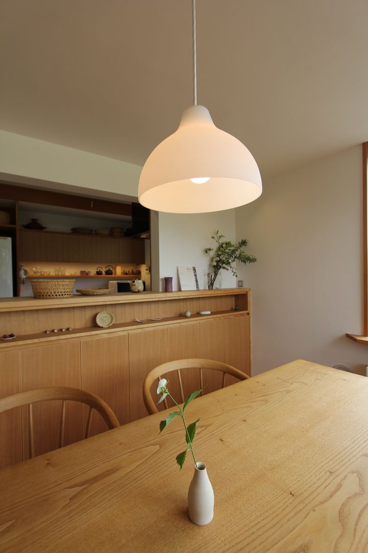 八ヶ岳を望む家, 藤松建築設計室 藤松建築設計室 Scandinavian style kitchen Bench tops