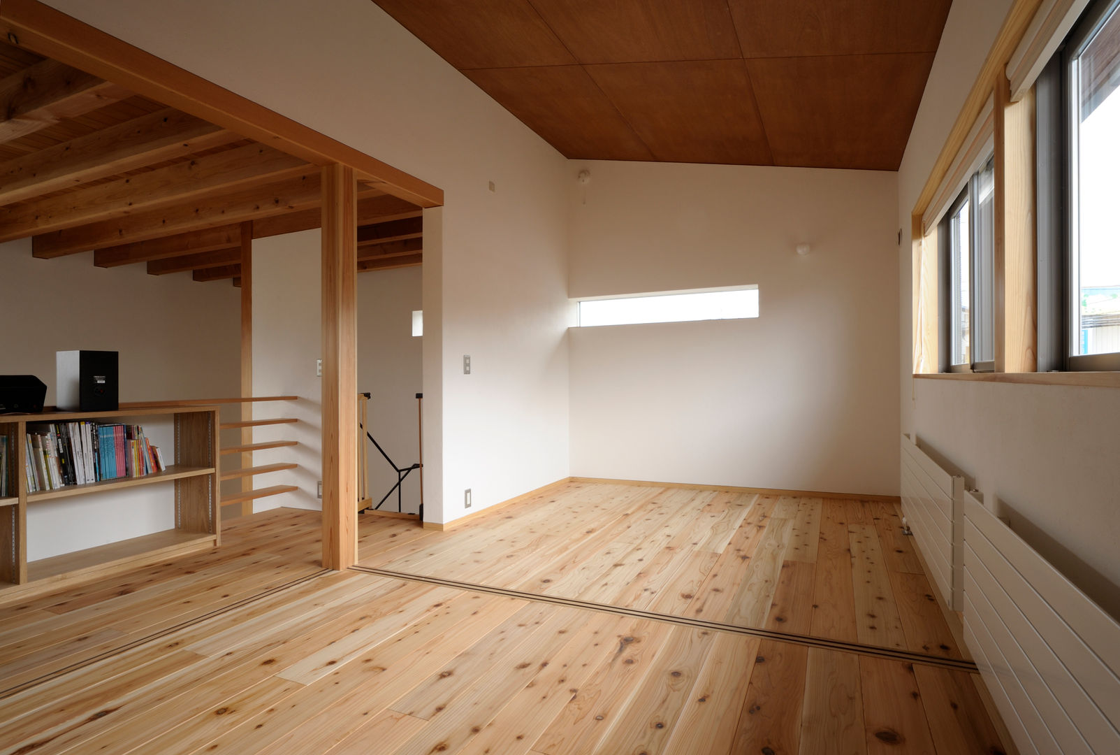 長野県長野市（中越の家）, 藤松建築設計室 藤松建築設計室 Nursery/kid’s room Lighting