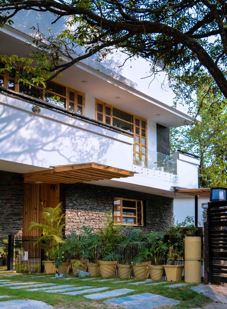 Indegenious House-Architect's house cum Residence,Dehradun, Manuj Agarwal Architects Manuj Agarwal Architects Nhà phong cách đồng quê