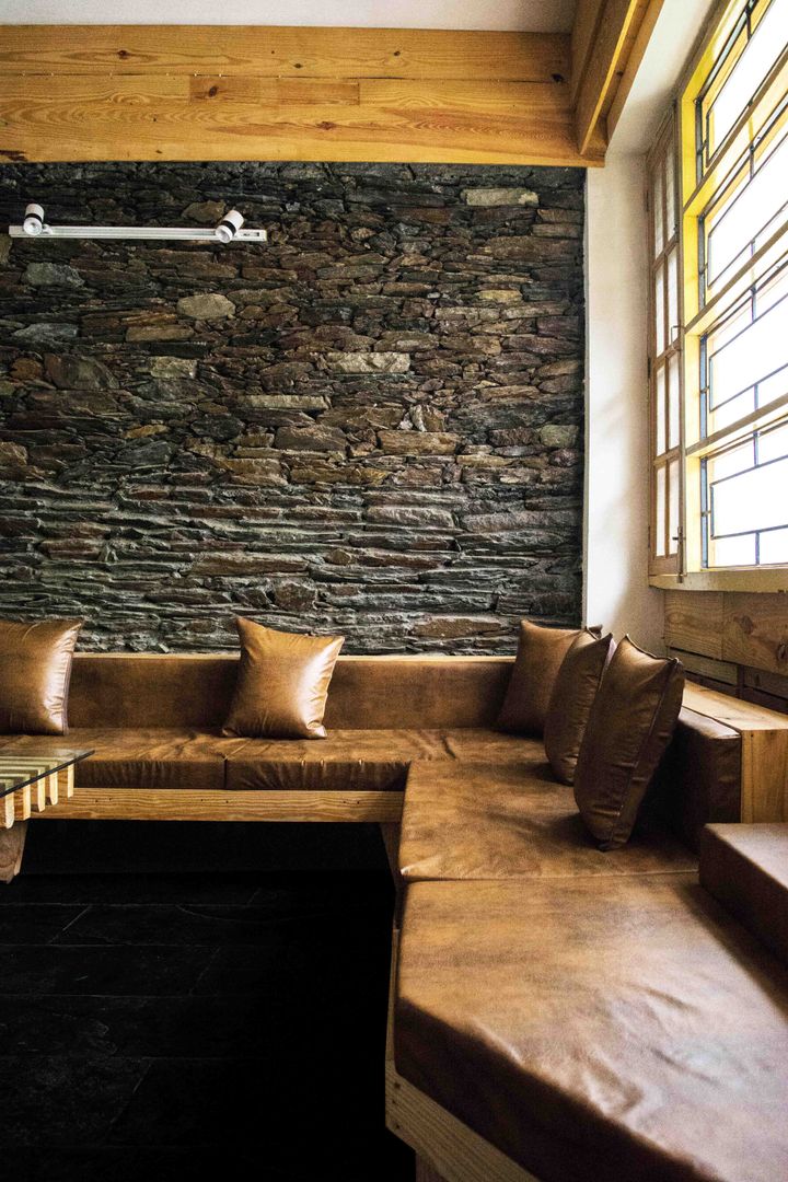 Manuj Agarwal Architects Residence cum Studio, Dehradun Manuj Agarwal Architects Media room