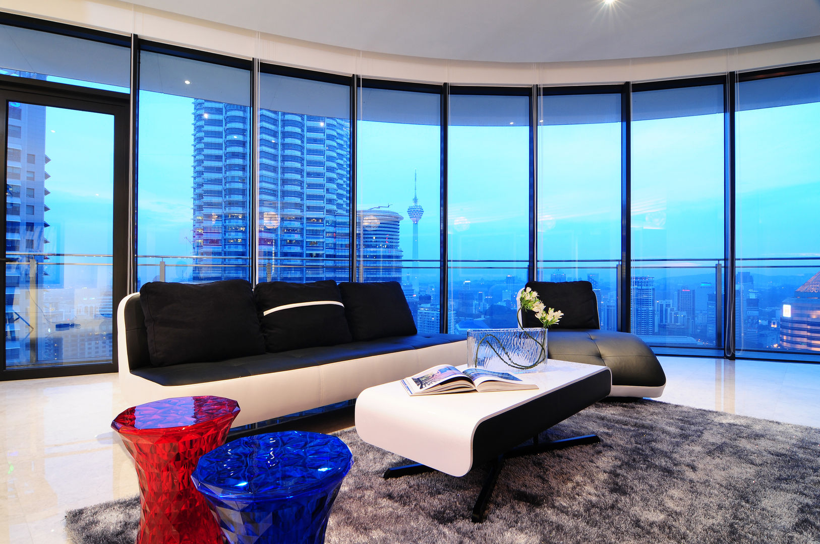 Retro Chic | CONDOMINIUM, Design Spirits Design Spirits Living room