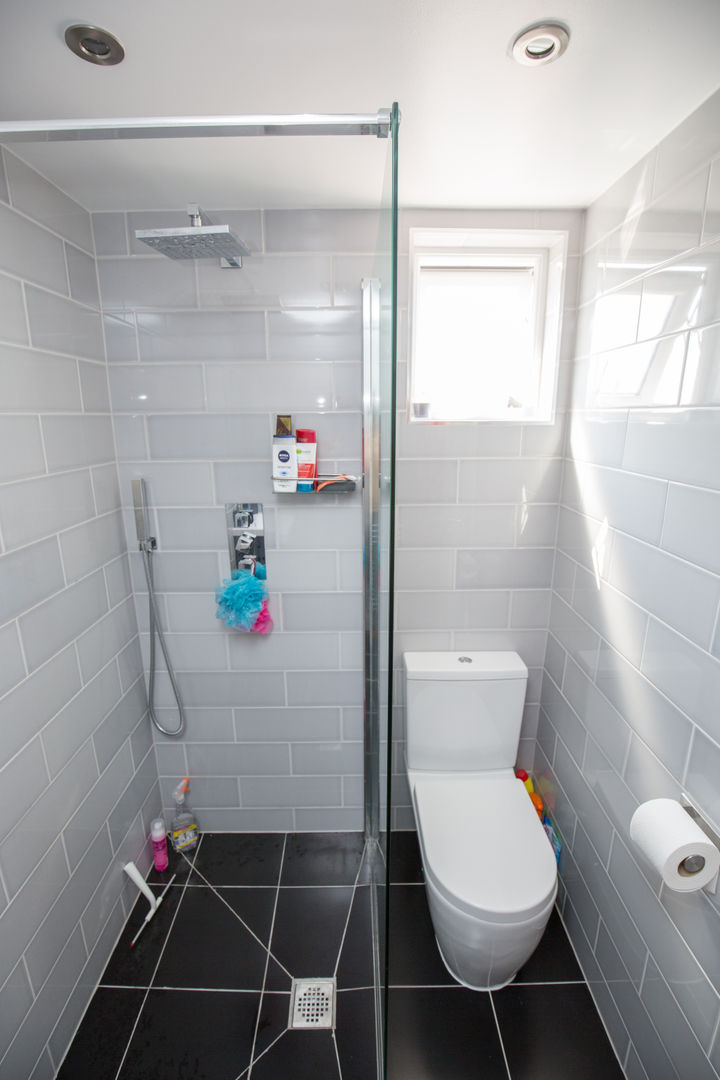 All you need in your own haven space! homify ミニマルスタイルの お風呂・バスルーム ensuite,loft conversion