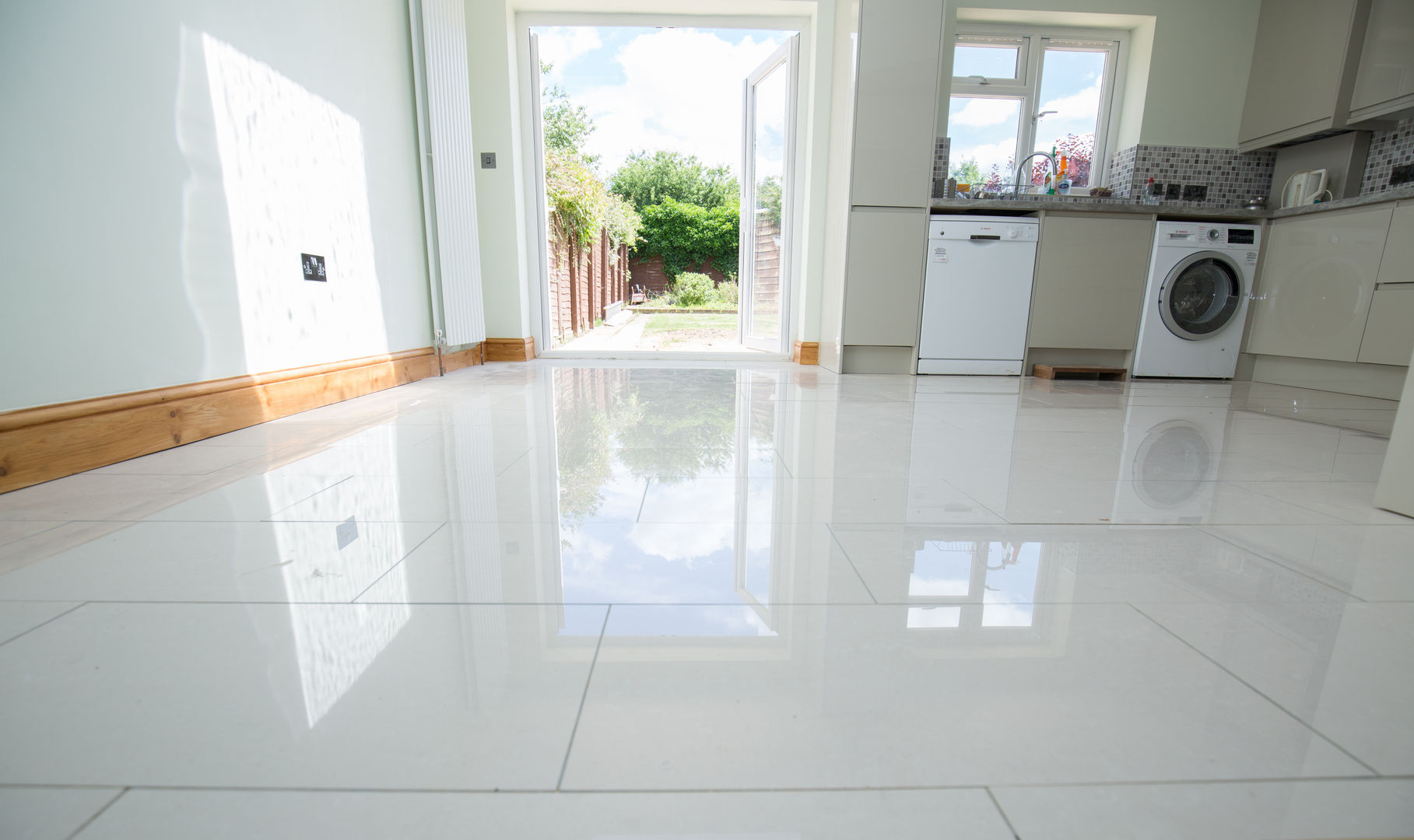 Beautiful flooring for the finishing touch homify Walls kitchen floor